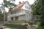 villa eest.jpg